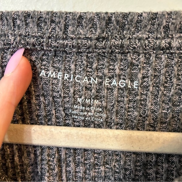 NWOT American Eagle Heather Grey Crewneck Long Sleeve Sweater Top Size Medium - Picture 3 of 6